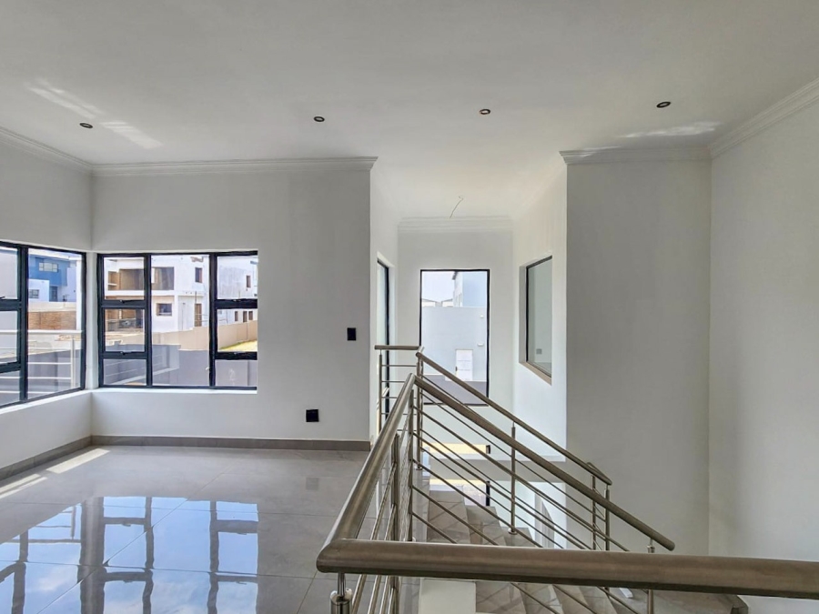 To Let 5 Bedroom Property for Rent in Melodie North West